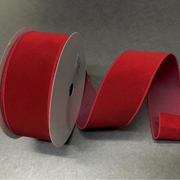 Christmas RED Velvet Ribbon Wired Edge, 2-1/2-Inch, 15 Yards, BEAUTIFUL Quality - Picture 3 of 8